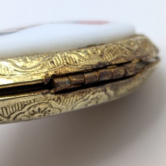 Vintage Oval White Glass Lady Portrait Cameo Large Photo Locket Pendant 2.2in - Picture 5 of 7